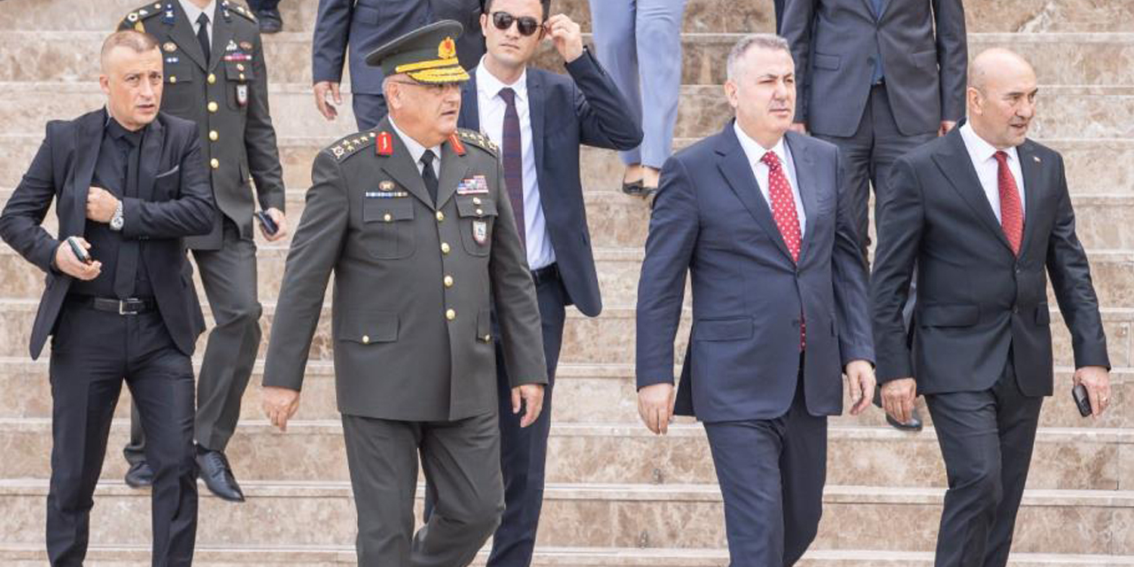 101’inci yılında İzmir’in kurtuluşu canlandırıldı