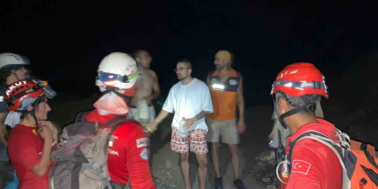 Fethiye’de dağlık alanda kaybolan 3 kişi bulundu