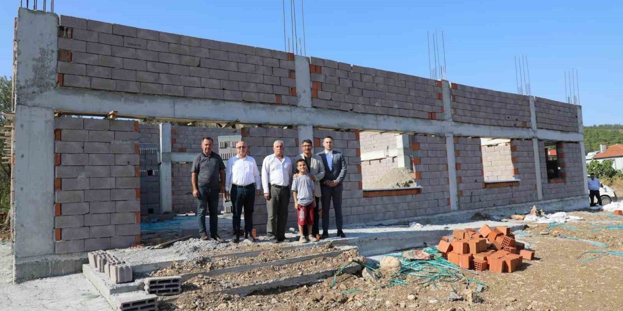 Şehzadeler’de çok amaçlı salon inşaatı yükseliyor