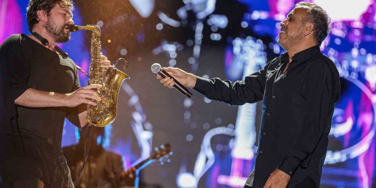 92. İzmir Enternasyonal Fuarı’nda finali Haluk Levent yaptı