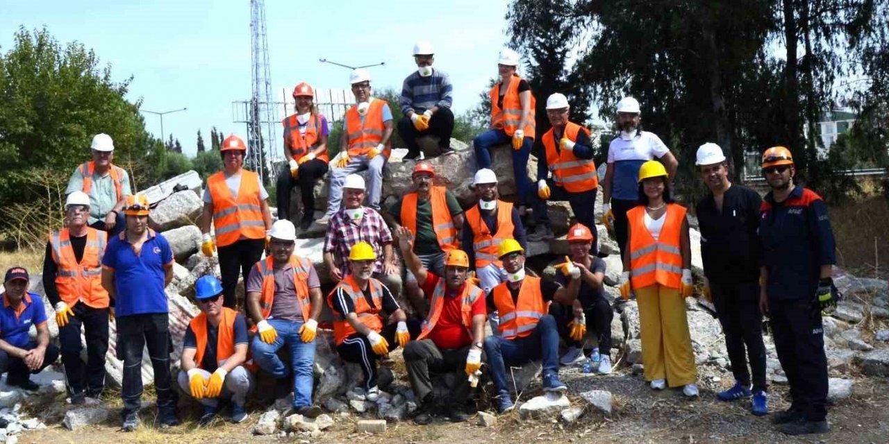Söke’de öğretmenler arama kurtarma gönüllüsü oldu