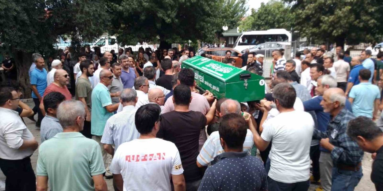 Nagihan öğretmen, son yolculuğuna gözyaşları ve dualarla uğurlandı