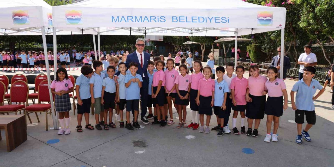 Başkan Oktay, ilk ders zili heyecanına ortak oldu