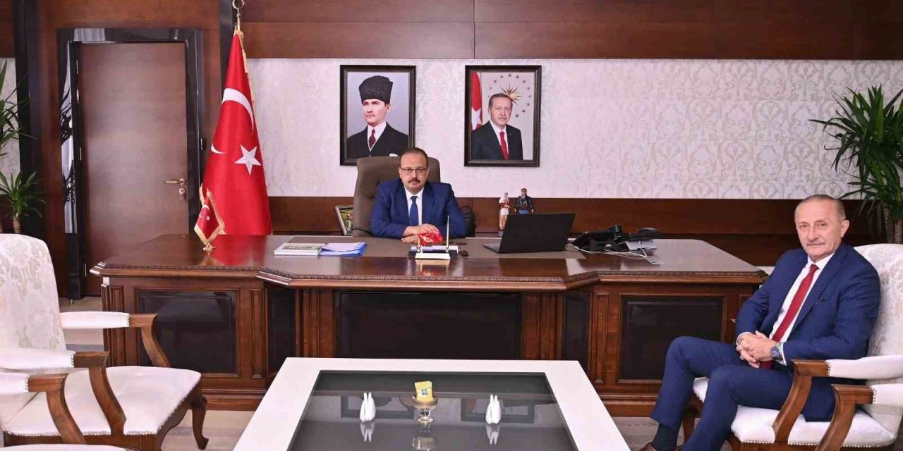 Başkan Atabay, Aydın Valisi Canbolat ile bir araya geldi