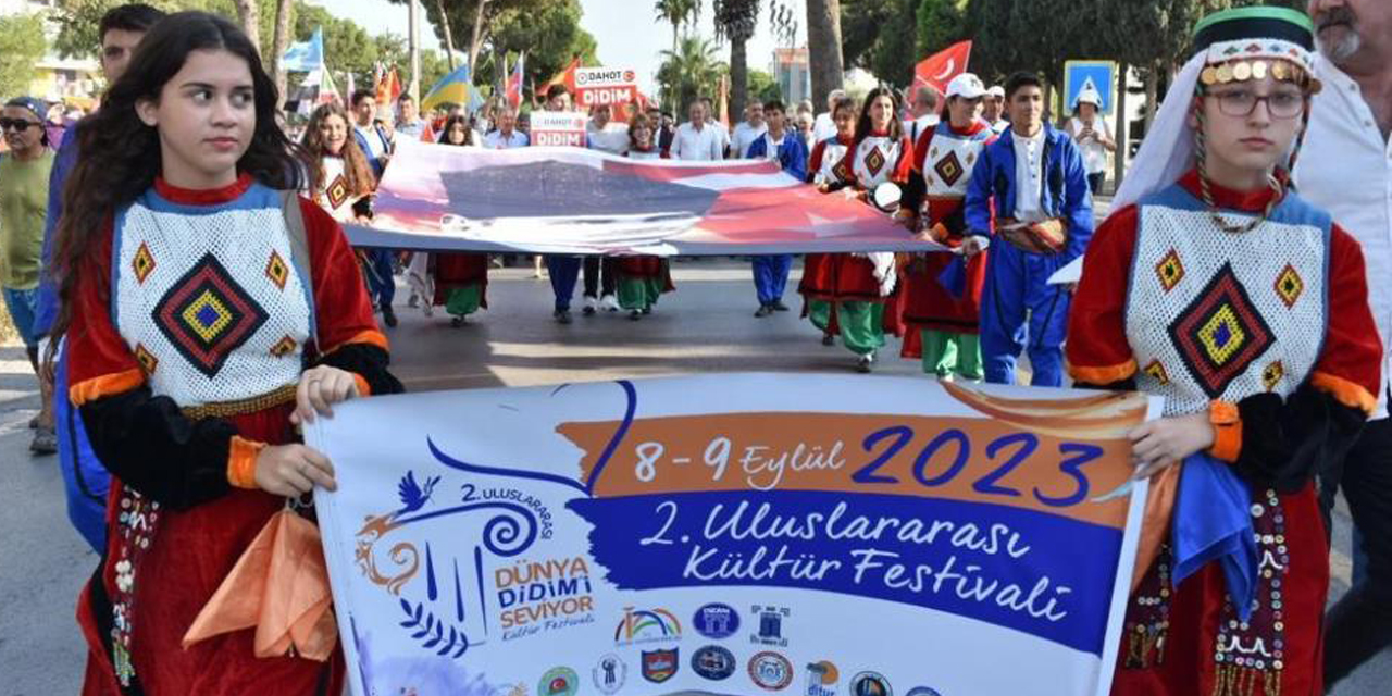 “Dünya Didim’i Seviyor” festivali renkli görüntülere sahne oldu