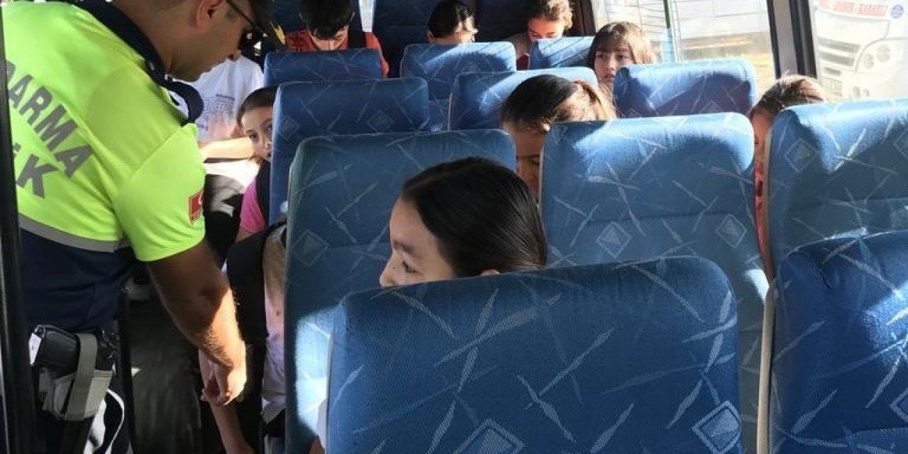 Salihli jandarmadan hem eğitim hem denetim