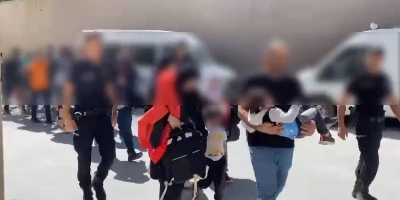 Kuşadası’nda düzensiz göçmenler polise yakalandı