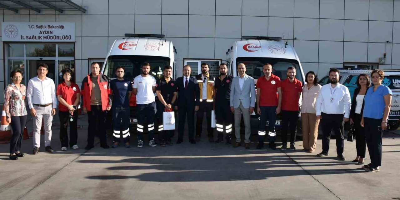 Aydın’dan 8 gönüllü sağlık personeli ve 2 ambulans Libya’ya gönderildi