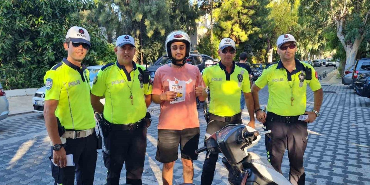 Önce ceza kesildi sonra kask hediye edildi