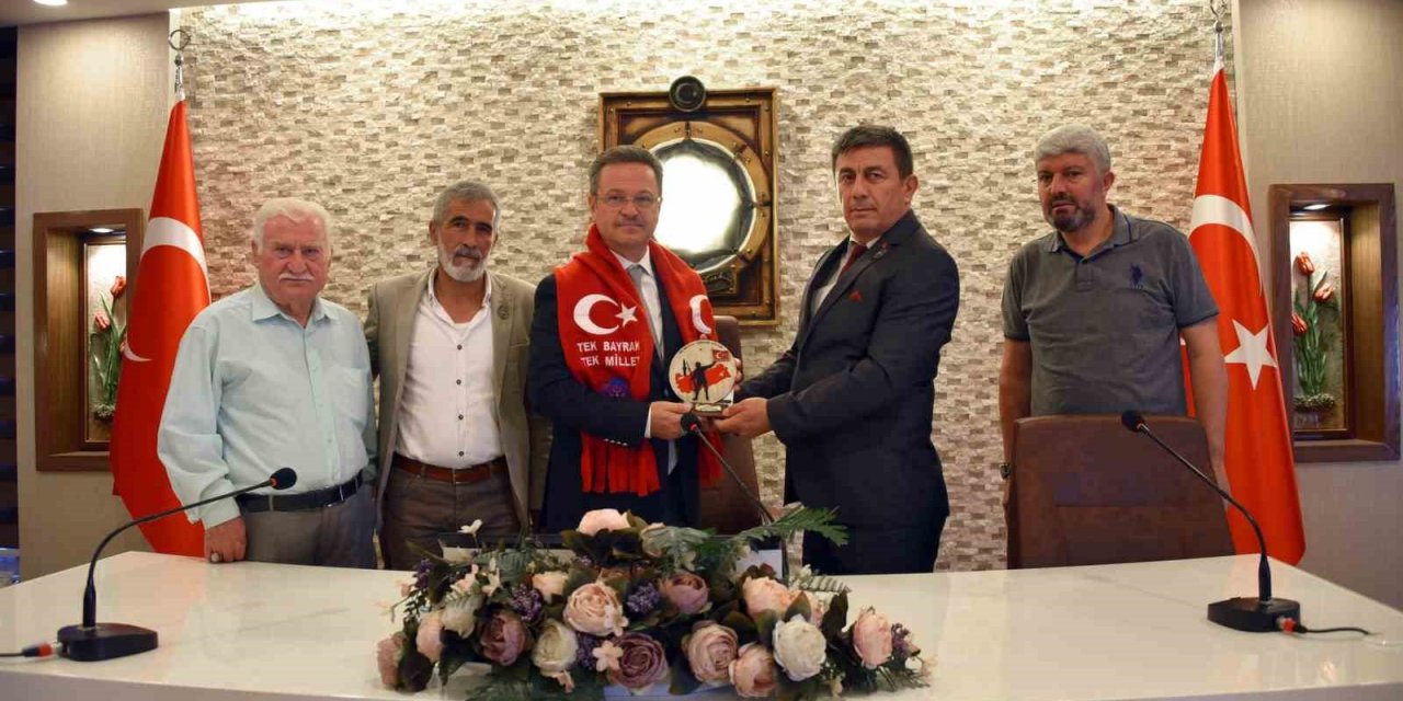 Vali Ünlü şehit aileleri ve gaziler ile bir araya geldi