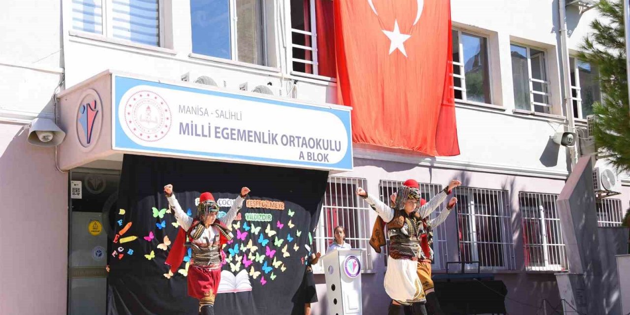 Salihli’de İlköğretim Haftası’na coşkulu kutlama