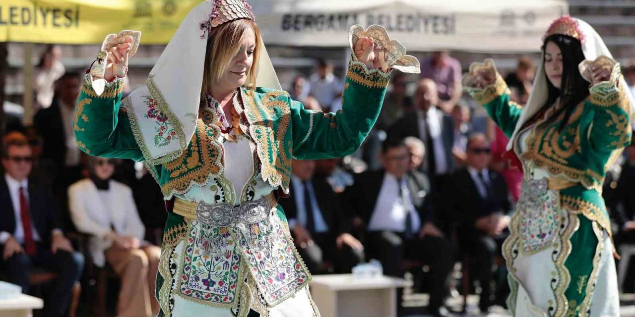 Bergama’nın düşman işgalinden kurtuluşu coşkuyla kutlandı