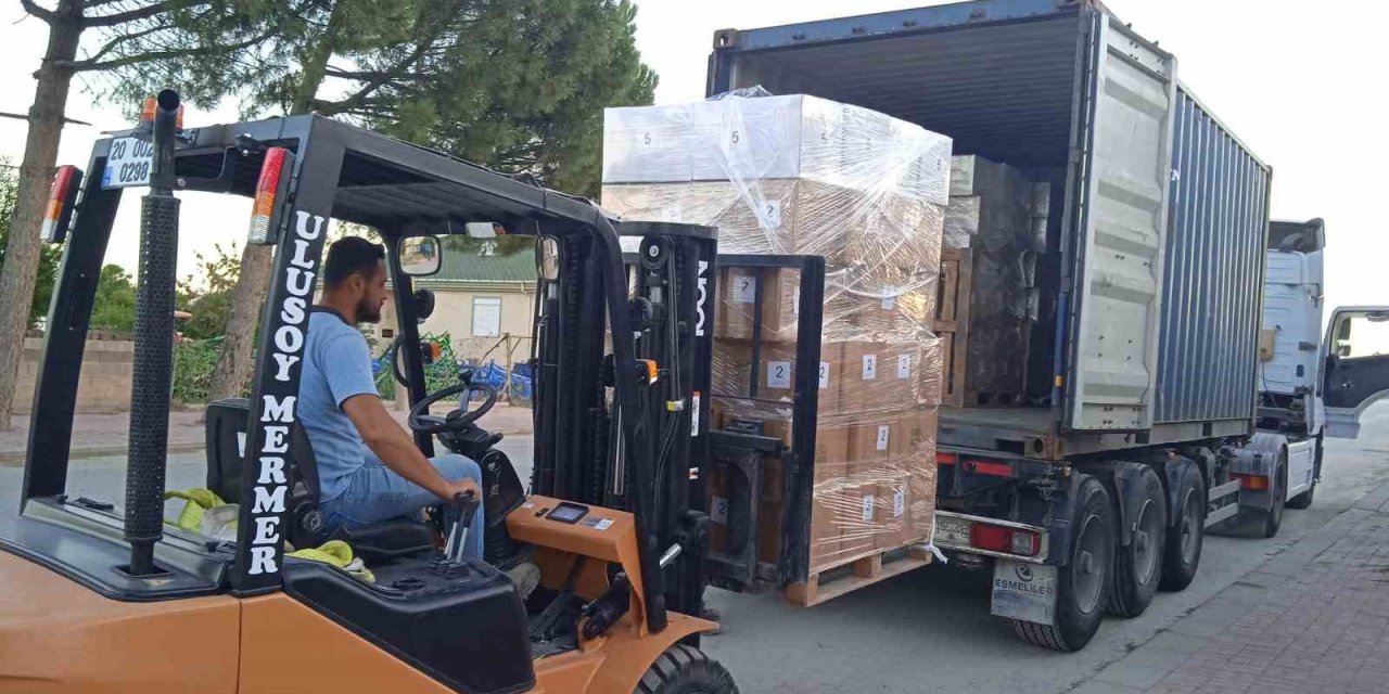 Denizli’den 4 ton meyve cips Amerika’ya gönderildi