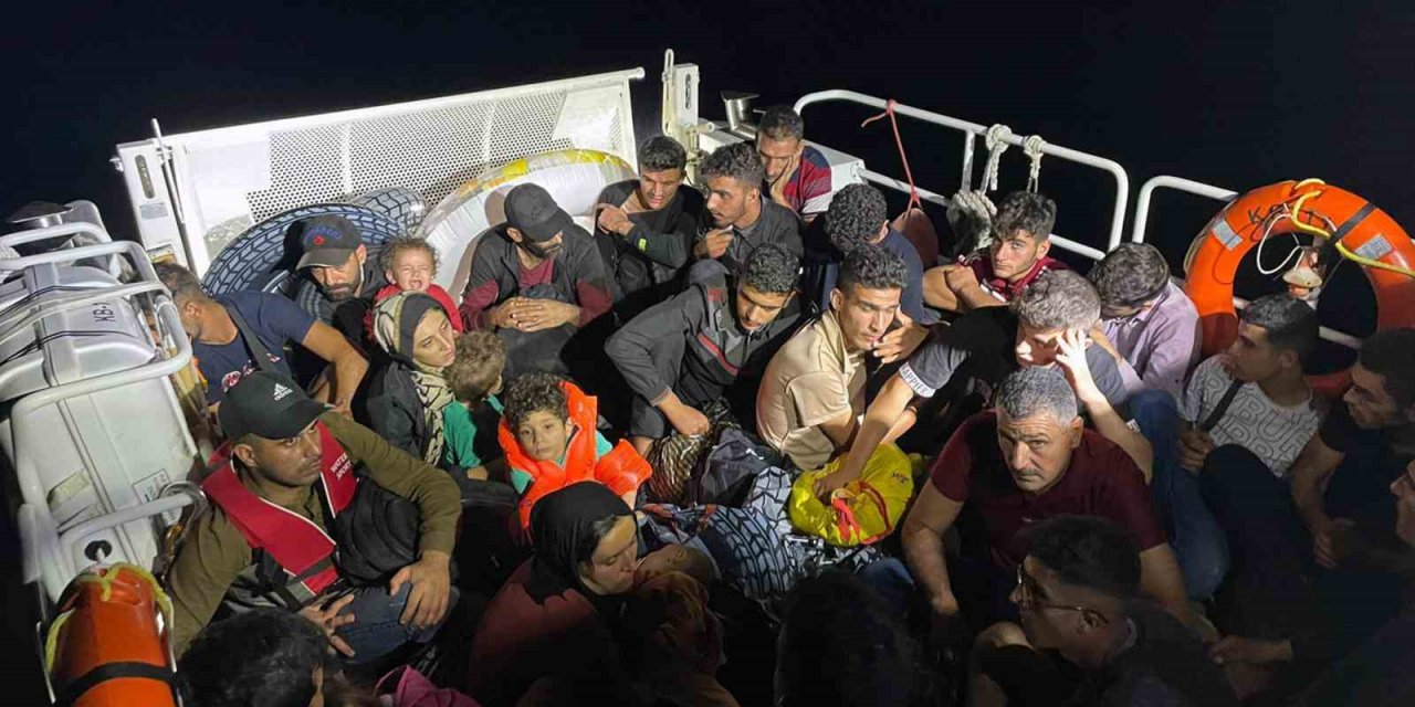 Datça’da 30 düzensiz göçmen yakalandı