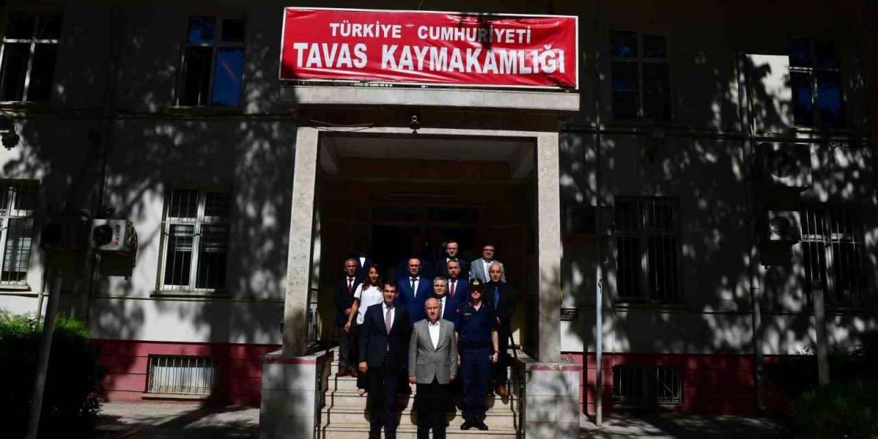 Vali Coşkun, ilçede ziyaretlerini sürdürdü