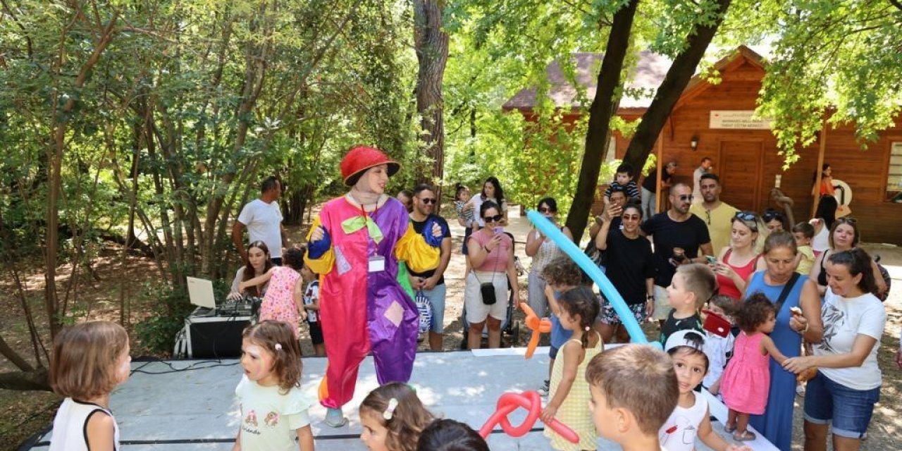 Marmaris’te geleneksel çocuk yardım şenliğinin ilki yapıldı