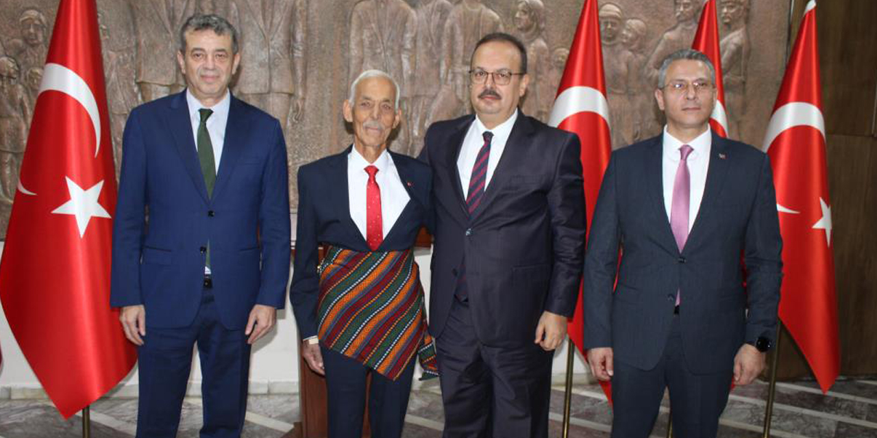 Aydın’da 55 yıllık taksi şoförü yılın ahisi seçildi