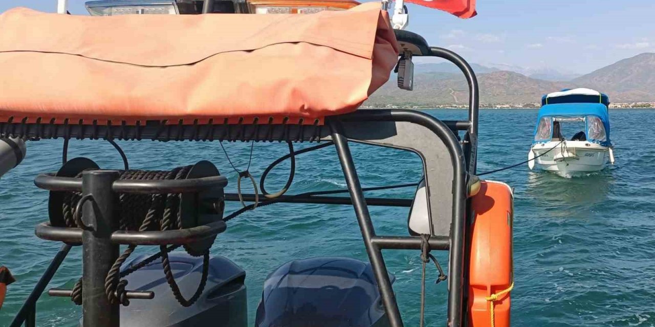 Makine rızası yapan tekneyi KIYEM ekipleri kurtardı
