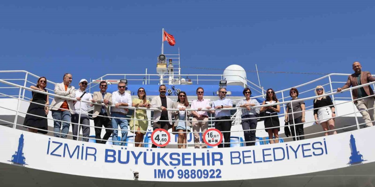 Büyükelçi Nikolaus Meyer-Landrut, toplu taşımayla İzmir’i gezdi