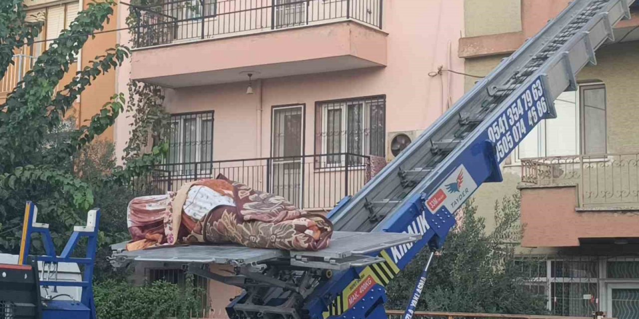 Cansız bedeni yük asansörüyle taşındı
