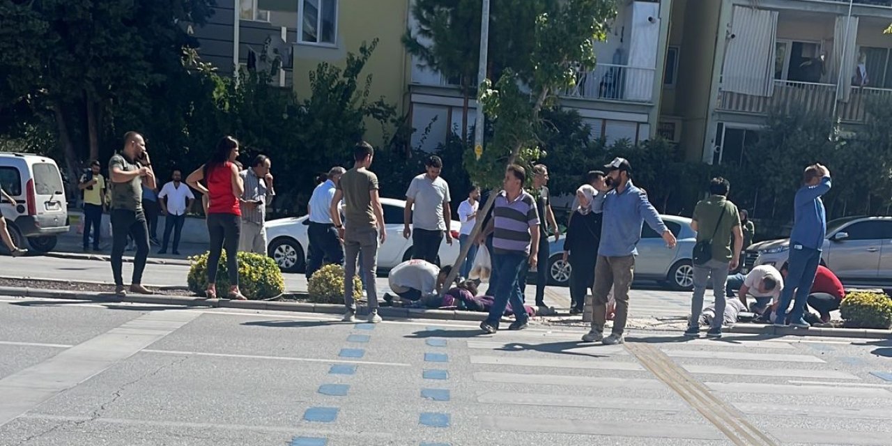 Kontrolden çıkan araç öğrenci ve velilere çarptı: 1 ölü, 3 yaralı