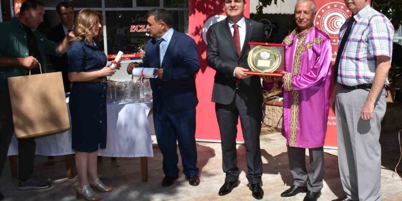 Ula’da yılın Ahisine Kaftan