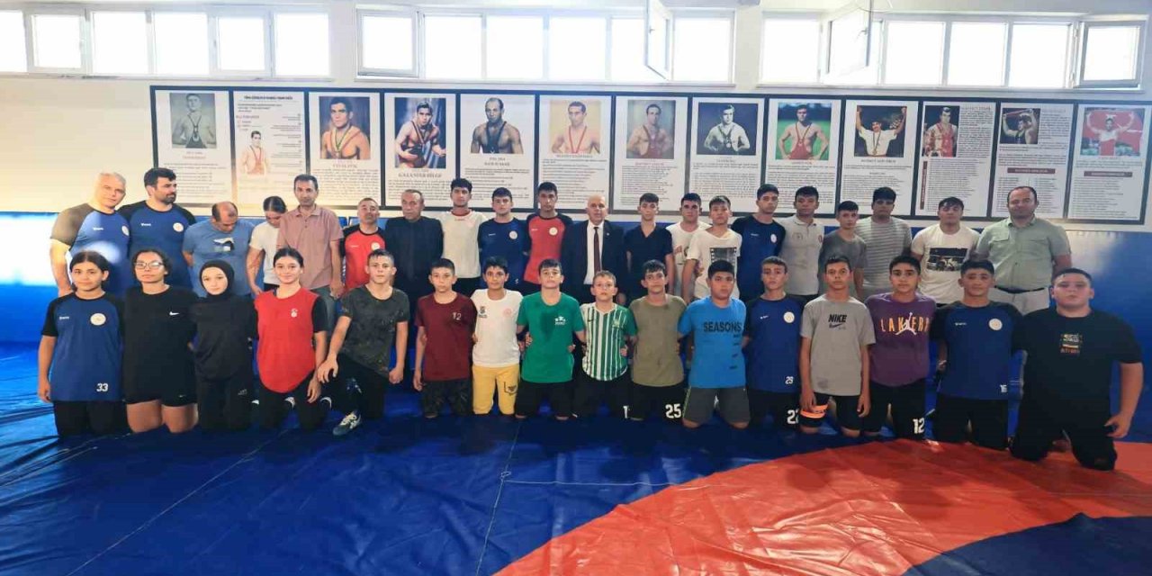 Güreşçiler sezona sıkı hazırlanıyor