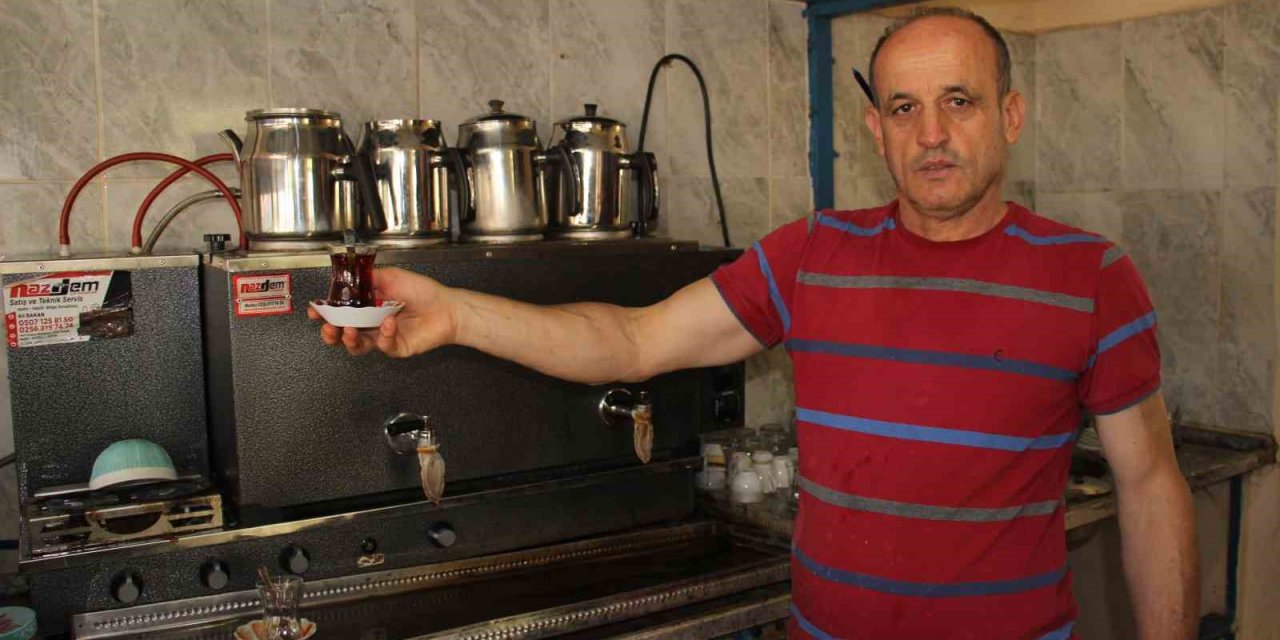 Çay ve su ile geçen çeyrek asır