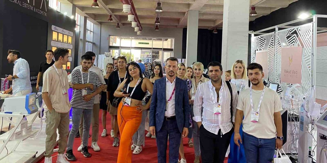 Manisalı berber ve kuaförler Antalya’da fuara katıldı