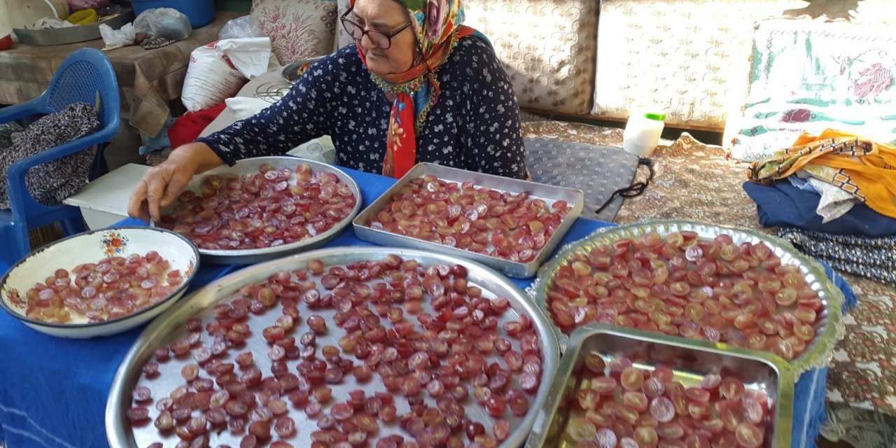 Kış için üzüm hurmaları hazırlanmaya başlandı