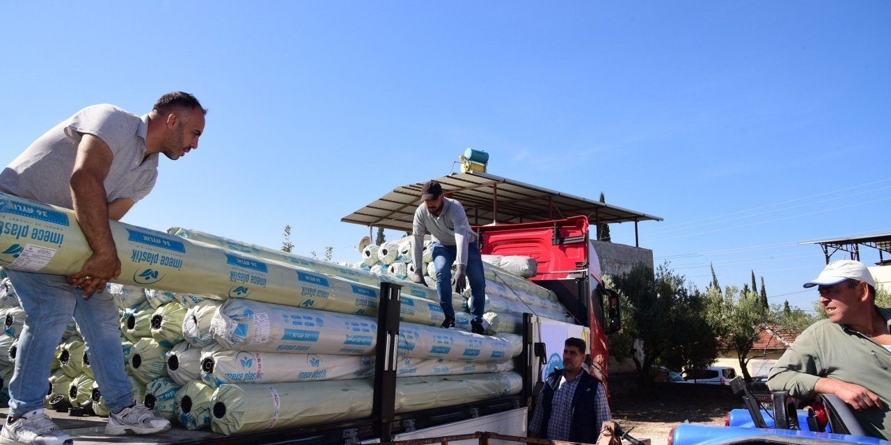 Afetten etkilenen çiftçilere büyükşehirden destek
