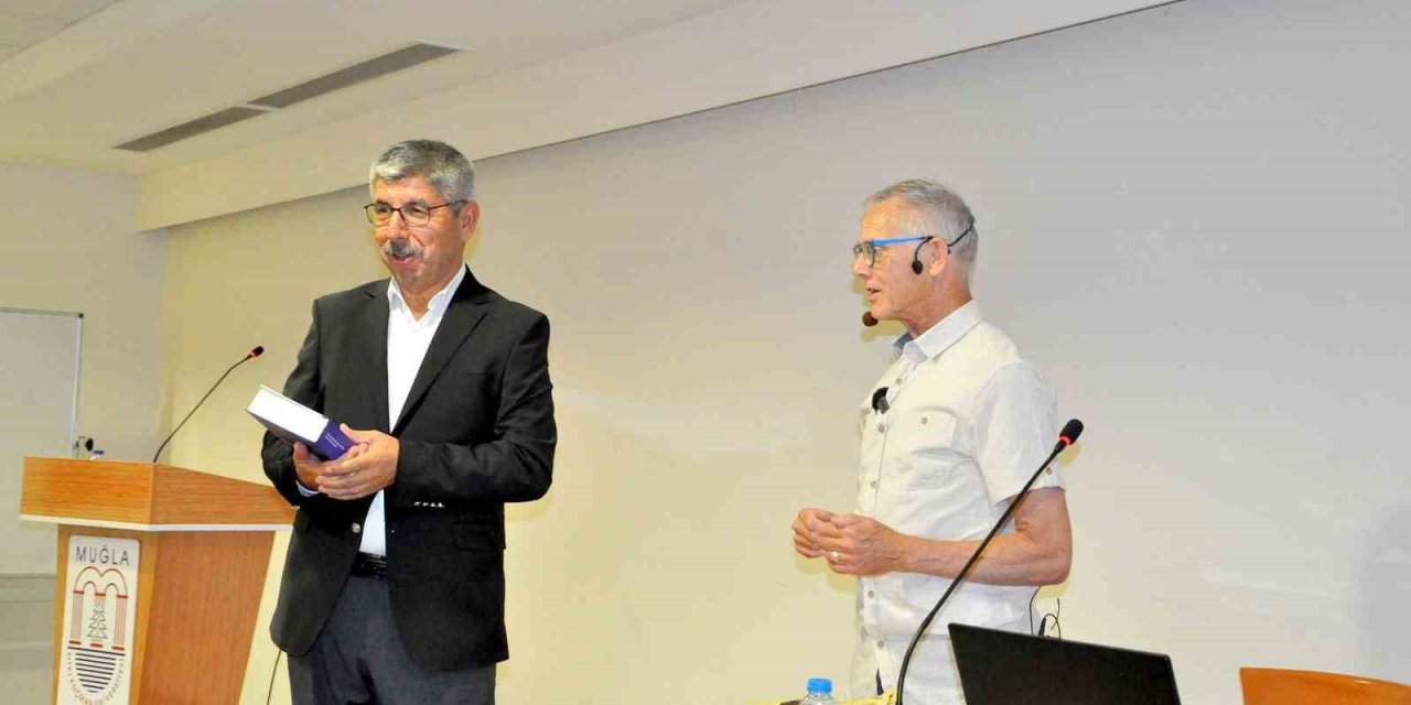 Ünlü tarihçi Mitchell Muğla’da tarih severler ile buluştu