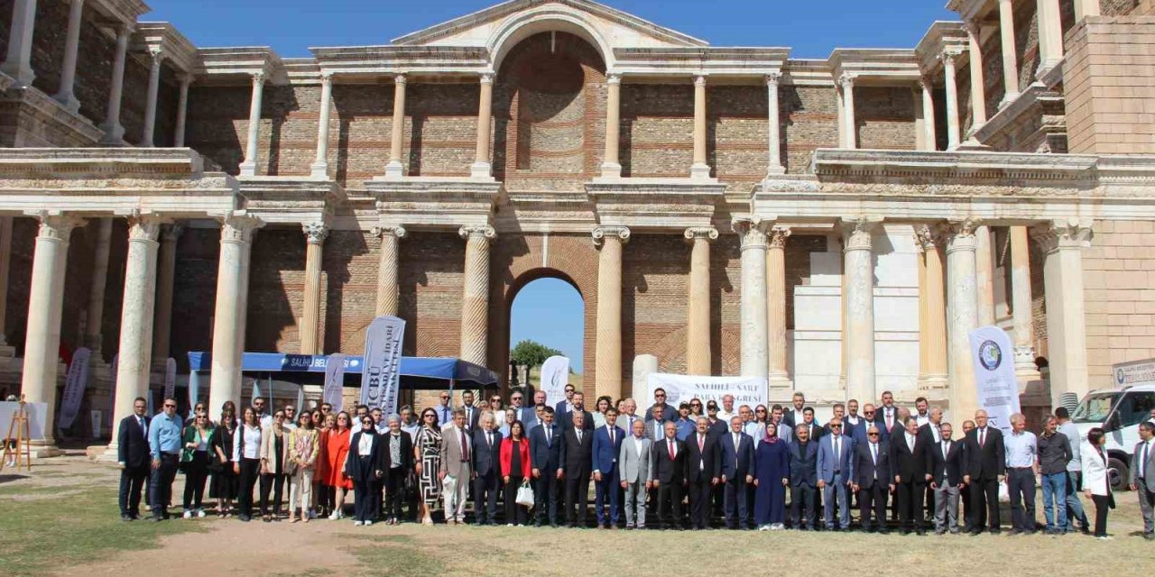 Paranın ilk basıldığı Sart’ta para politikaları konuşuldu