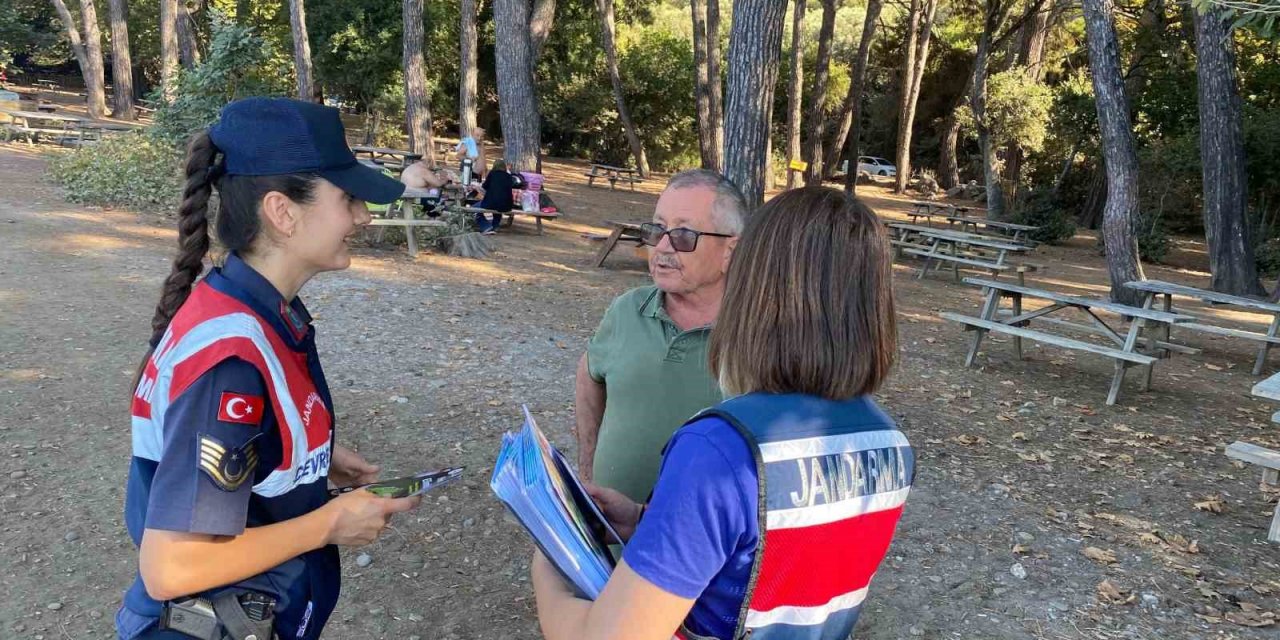 Aydın’da jandarma ekipleri vatandaşları bilgilendiriyor