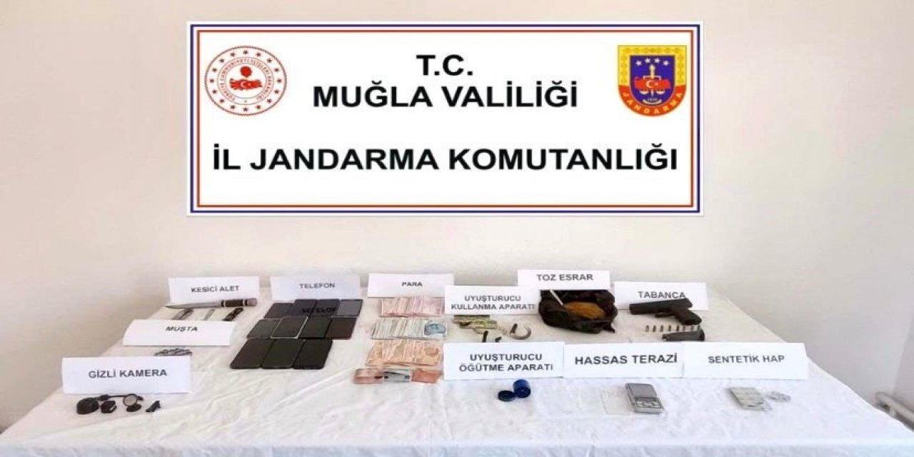 Bodrum’da 2 ayrı adrese operasyon: 4 şüpheli gözaltına alındı