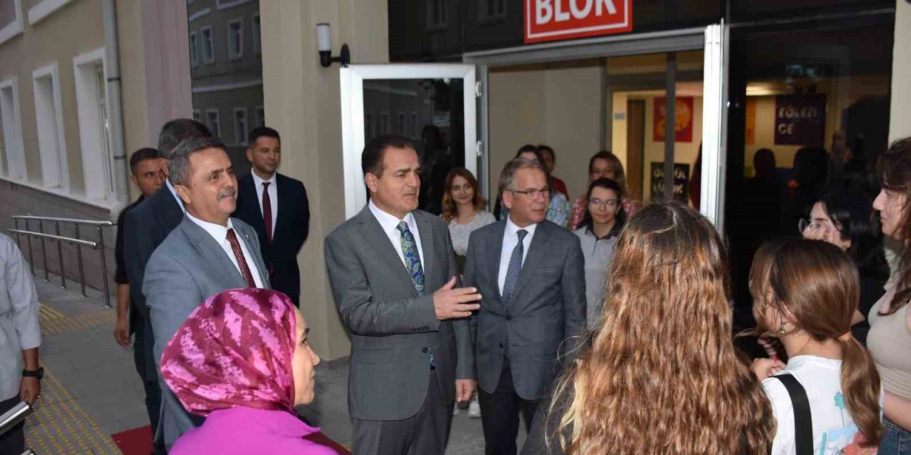 Vali Akbıyık öğrenci yurtlarında inceleme gerçekleştirdi