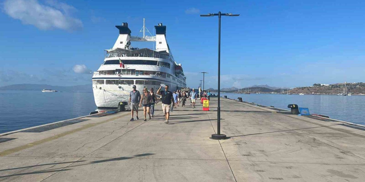 Bodrum’a deniz yoluyla 233 tursit geldi