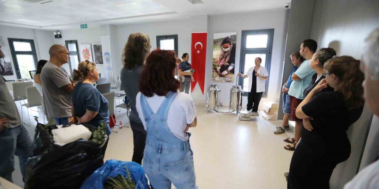 Meslek fabrikası eğitimleri Efes Tarlası Yaşam Köyünde devam ediyor