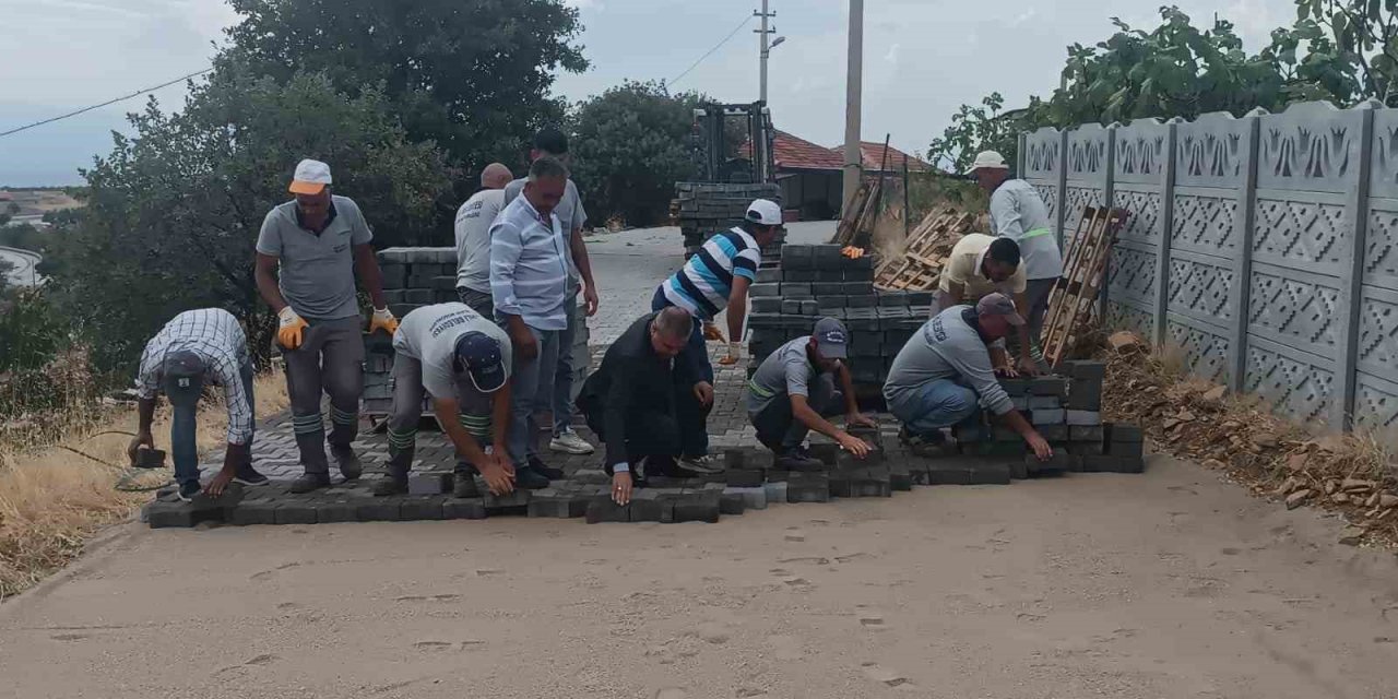 Mersinli Mahallesi’nde yollar kilit parke taşıyla buluştu