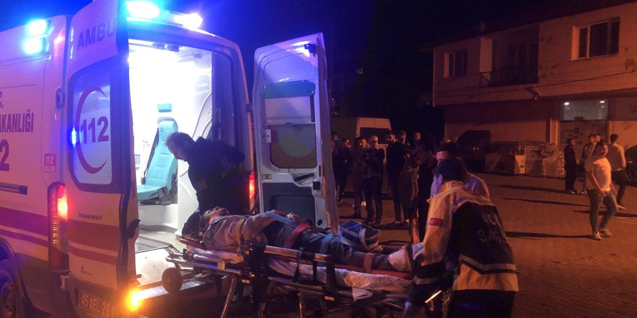 Motosiklet ile elektrikli bisiklet çarpıştı: 3 yaralı
