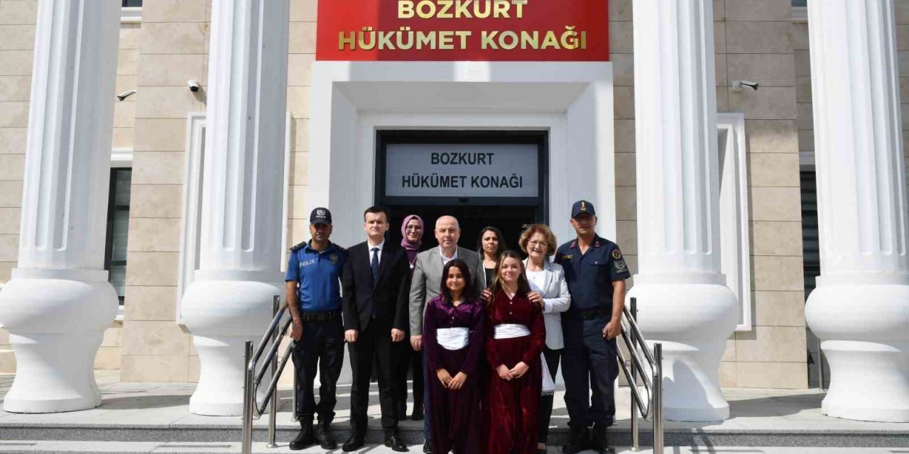 Vali Coşkun ilçe programları sürdürüyor