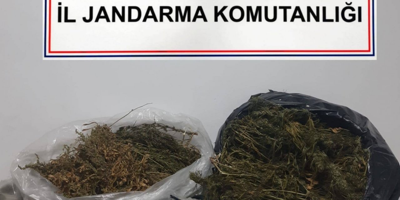 Çal’da 2 uyuşturucu taciri gözaltına alındı