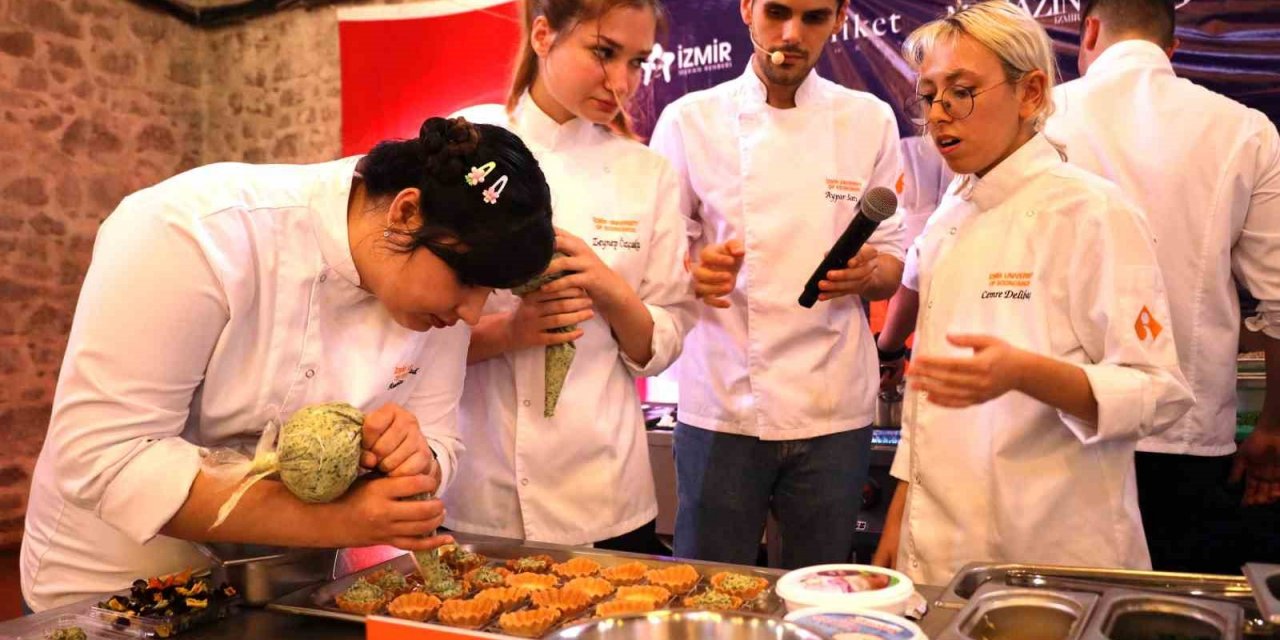 İEÜ’lü gençler, GURMEFEST’e lezzet kattı