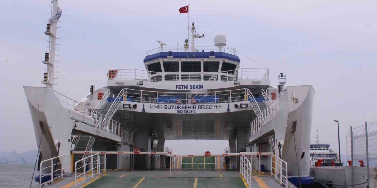 İzmir’de arabalı vapur seferleri iptal edildi