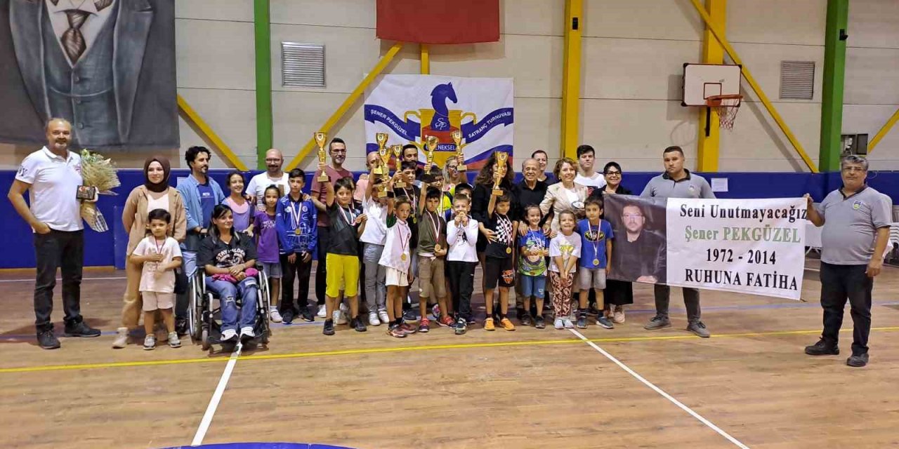 Aydınlı minikler turnuvada yarıştı