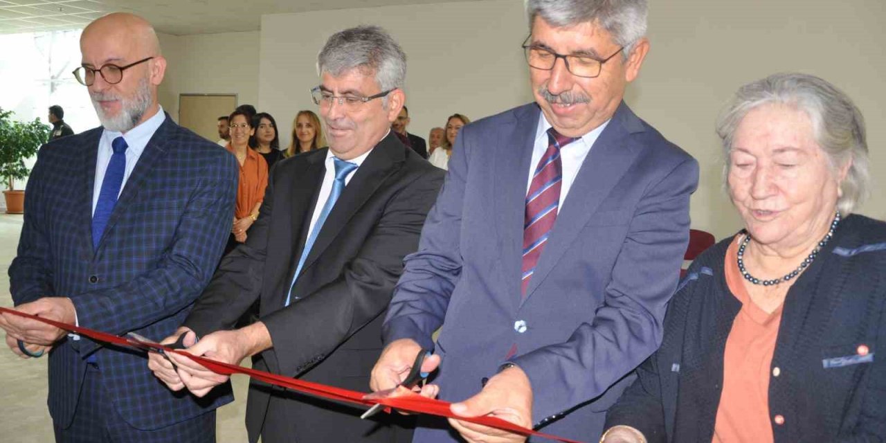 Muğlalı hayırseverden Üniversiteye 50 bilgisayar bağışı