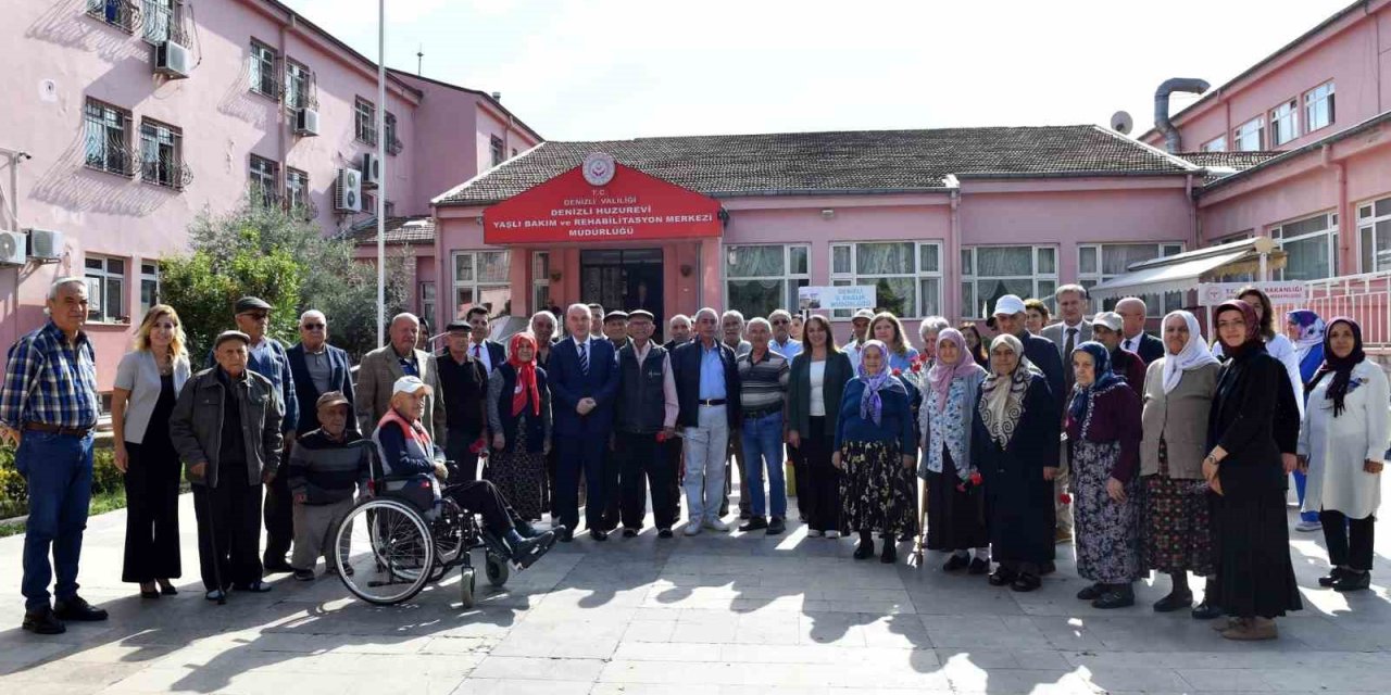 Denizli’de Dünya Yaşlılar Günü kutlandı