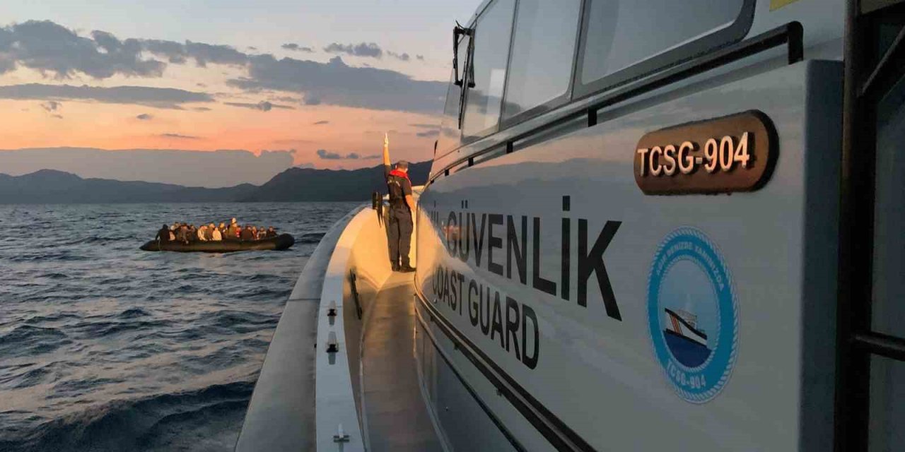 Yunanistan’ın ölüme ittiği düzensiz göçmenler kurtarıldı