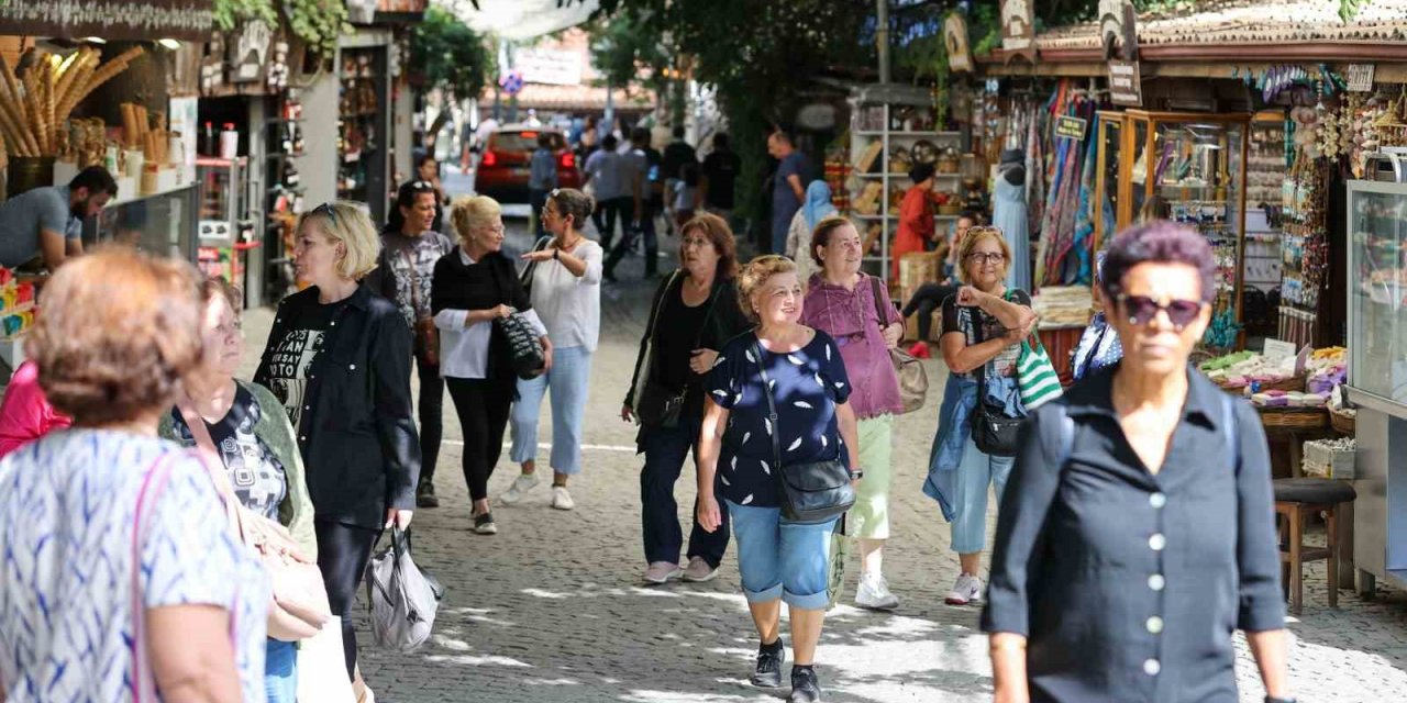 Buca Belediyesi’nden 50 yaş üzeri için ücretsiz turistik gezi