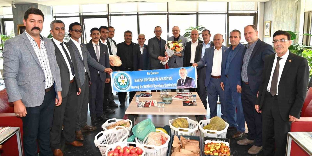 Gördes ve Demircili muhtarlardan Başkan Ergün’e teşekkür ziyareti